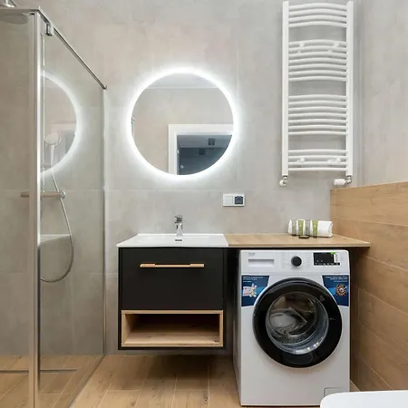 Elegant With Parking In By Renters Prestige *