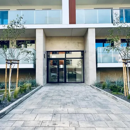 Apartman Elegant With Parking In By Renters Prestige