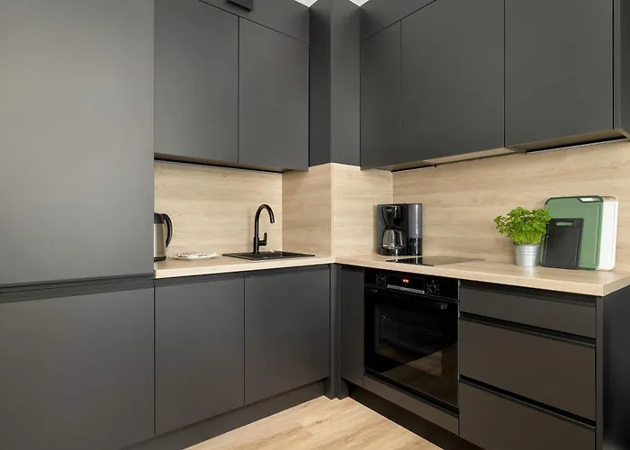 Elegant With Parking In By Renters Prestige *